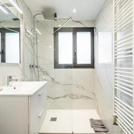 아파트 4 Baron - Spacieux Renove Quartier Des