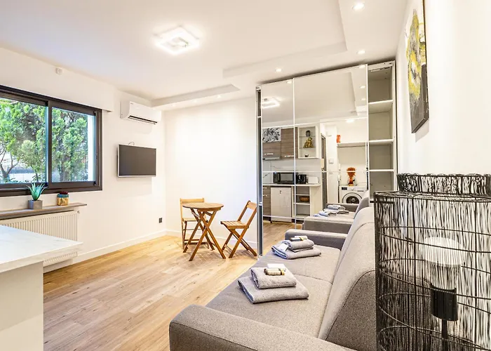 Daire 4 Baron - Spacieux Renove Quartier Des *